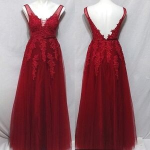 Red Embroidered Lace Prom Gown Small Floor Length Fit & Flare Bridesmaid Gala